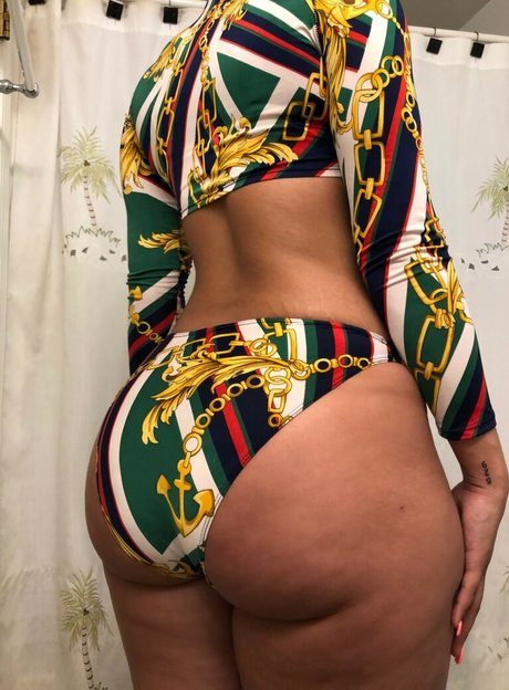 Foto di nudo di fuga di OnlyFans di Janae Girard