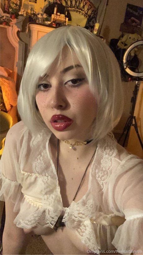 Foto di nudo di fuga di OnlyFans di Dutchess In Red