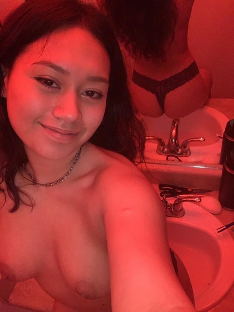 Foto di nudo di fuga di OnlyFans di Hell0kitti200