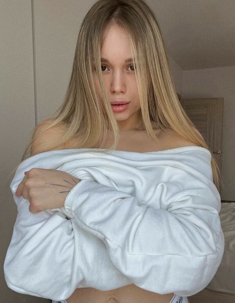 Foto di nudo di fuga di OnlyFans di Allinika