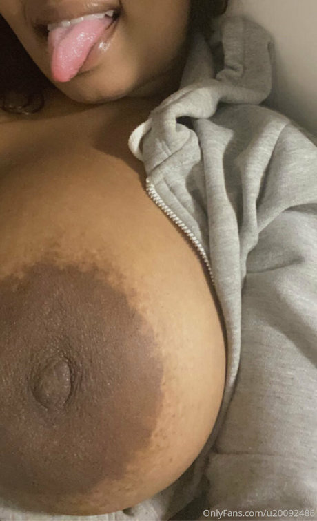 Foto di nudo di fuga di OnlyFans di Billiondollarboobs