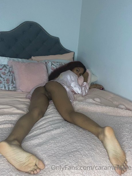 Foto di nudo di fuga di OnlyFans di Caramel Bare
