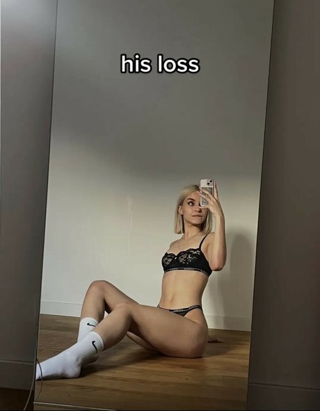 Foto di nudo di fuga di OnlyFans di Lina Hsly