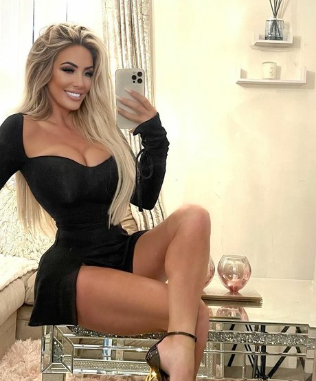 Foto di nudo di fuga di OnlyFans di Debbie Clarkson