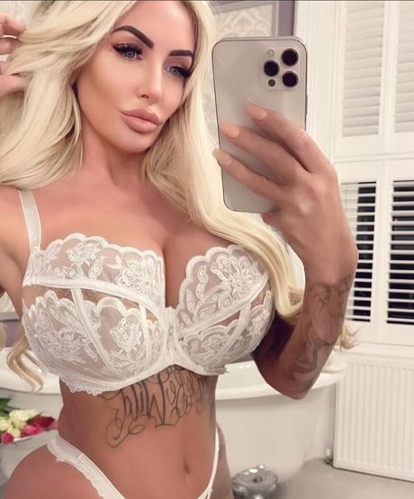 Foto di nudo di fuga di OnlyFans di Debbie Clarkson