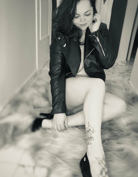 Foto di nudo di fuga di OnlyFans di Lanaroselee