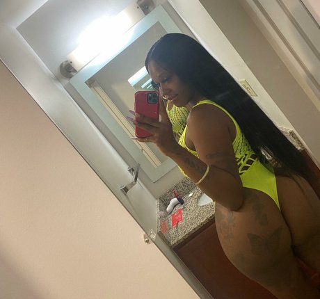 Foto di nudo di fuga di OnlyFans di Bubbleazzasia