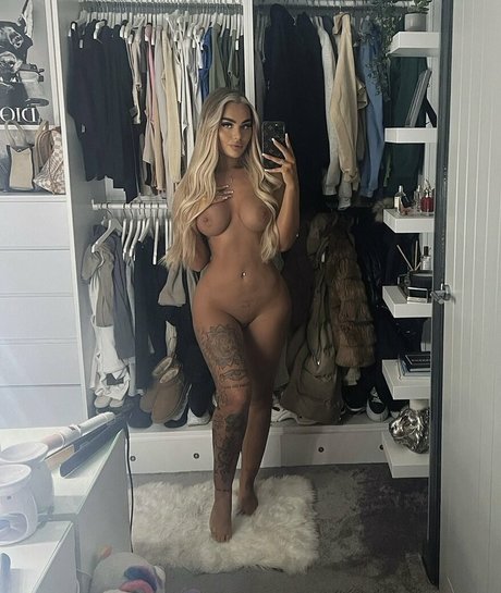 Foto di nudo di fuga di OnlyFans di Bad Barbiexox