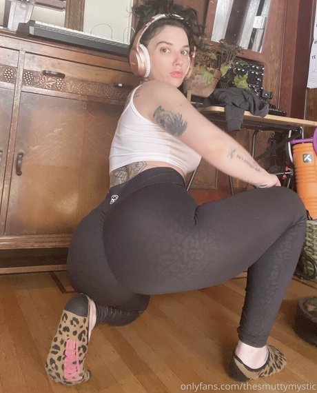 Thesmuttymystic