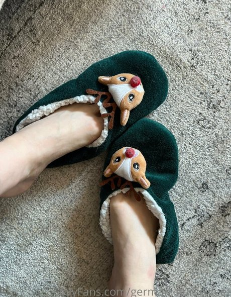 Foto di nudo di fuga di OnlyFans di Germannursefeet