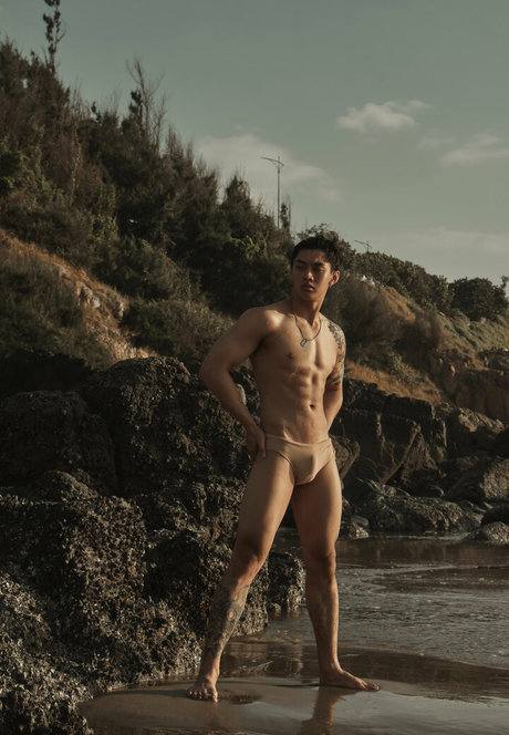 Foto di nudo di fuga di OnlyFans di Thetcornervn