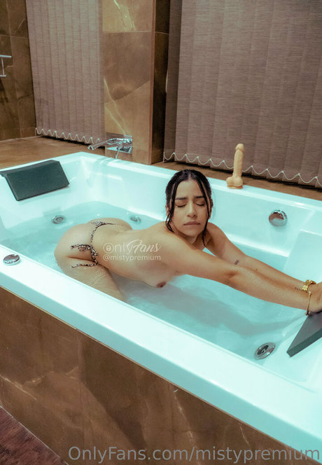 Foto di nudo di fuga di OnlyFans di Mistypremium
