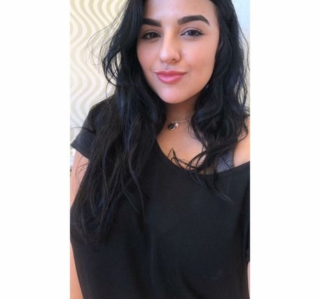 Foto di nudo di fuga di OnlyFans di Charlotte Godoy
