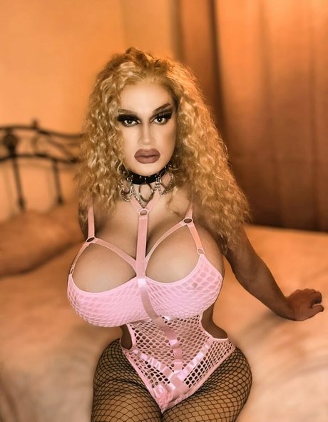 Roman Rose