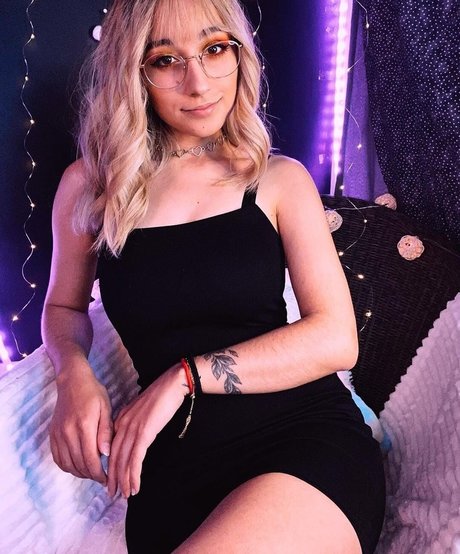 Maya Asmr Foto di nudo di fuga di OnlyFans di Maya Asmr #10