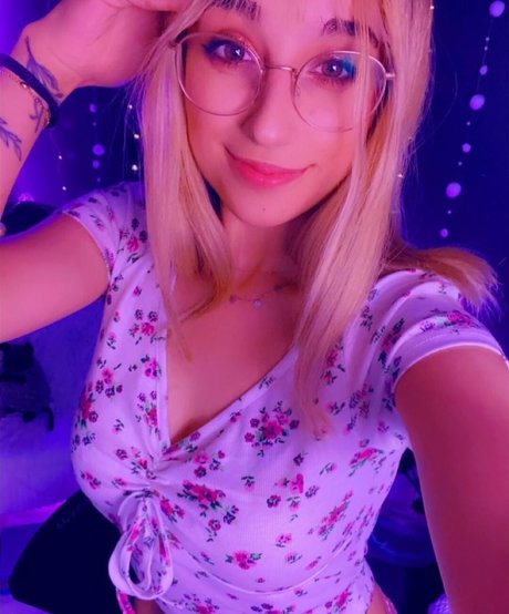 Maya Asmr Foto di nudo di fuga di OnlyFans di Maya Asmr #8