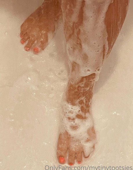 Foto di nudo di fuga di OnlyFans di Mytinytootsies
