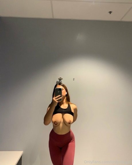 Foto di nudo di fuga di OnlyFans di Onlycotaari