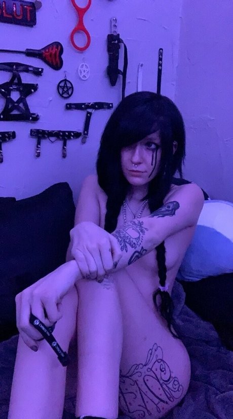 Foto di nudo di fuga di OnlyFans di Elflovingherself