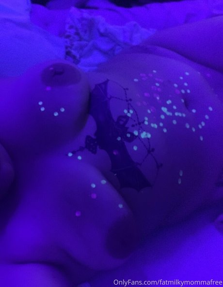 Foto di nudo di fuga di OnlyFans di Fatmilkymommafree