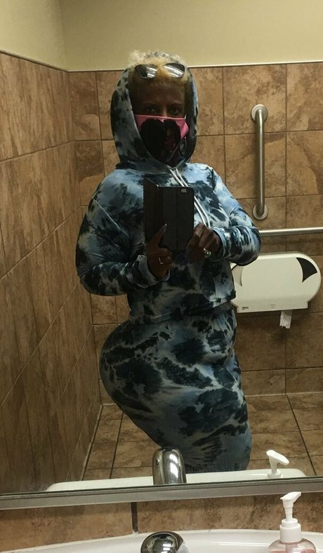 Foto di nudo di fuga di OnlyFans di Msphat70