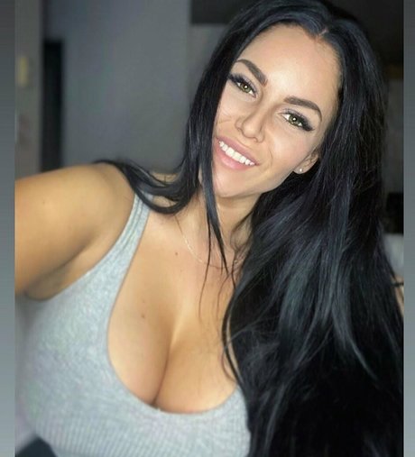 Foto di nudo di fuga di OnlyFans di Annahbelle