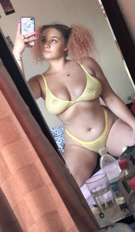 Foto di nudo di fuga di OnlyFans di Livvybaby