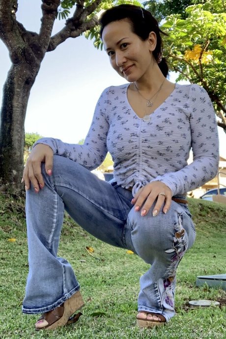Kimkissesfootgoddess