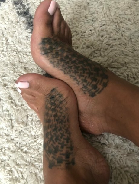 Foto di nudo di fuga di OnlyFans di Asianfootworship