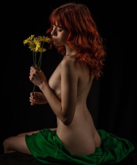 Foto di nudo di fuga di OnlyFans di Moonladytay