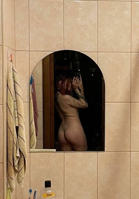 Foto di nudo di fuga di OnlyFans di Littlepolly102