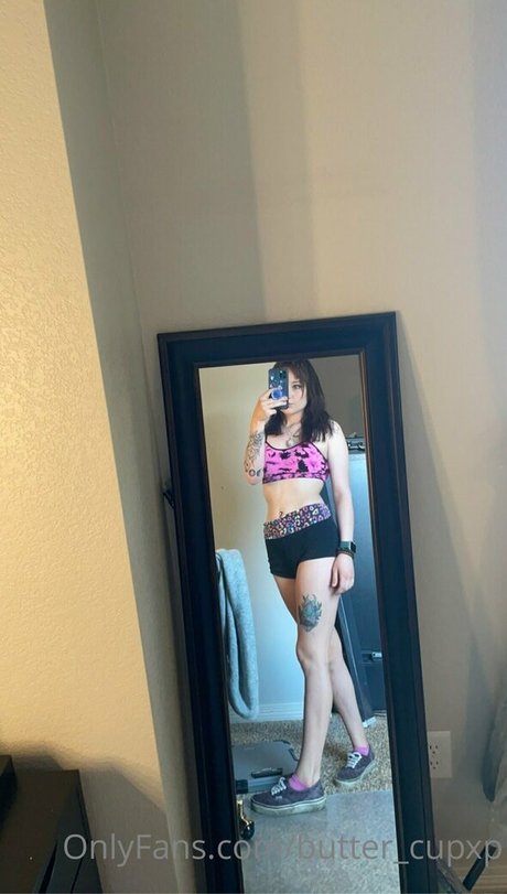 Foto di nudo di fuga di OnlyFans di Buttercupxp