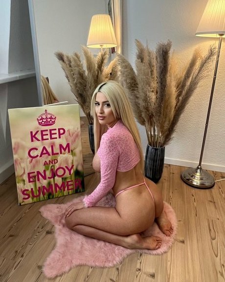 Foto di nudo di fuga di OnlyFans di Blanche Summer