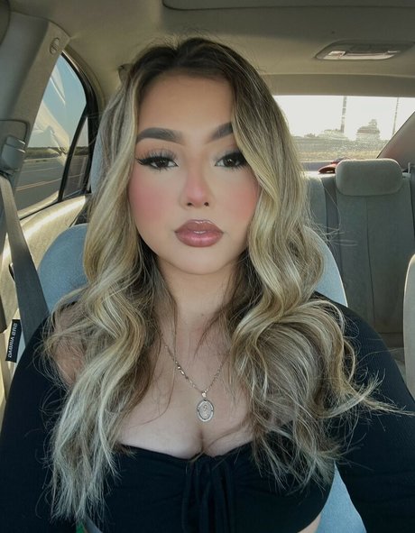 Gisselle Next Door