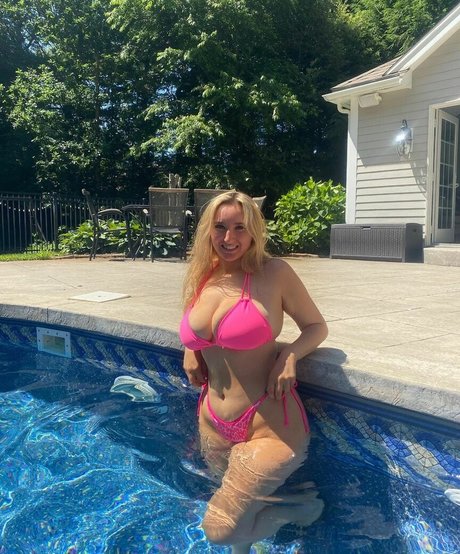 Foto di nudo di fuga di OnlyFans di Angelina C