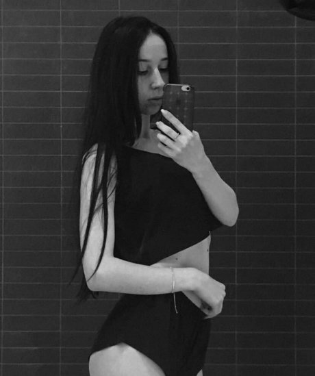 Foto di nudo di fuga di OnlyFans di Amandaredrose