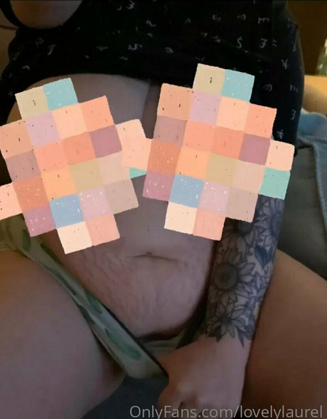 Foto di nudo di fuga di OnlyFans di Mommylaurellake