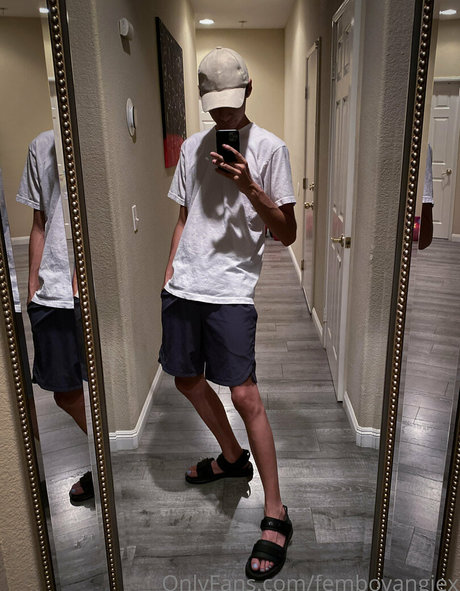 Femboyangiesfeet