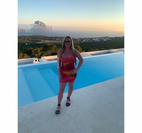 Foto di nudo di fuga di OnlyFans di Sophie Defoe