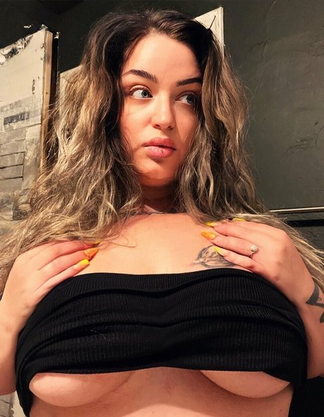 Foto di nudo di fuga di OnlyFans di Shjames