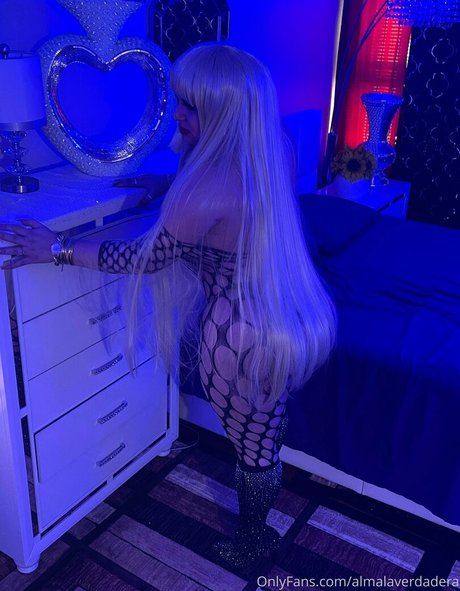 Foto di nudo di fuga di OnlyFans di Almalaverdadera
