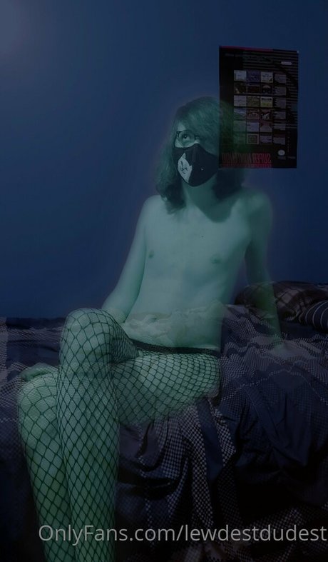 Foto di nudo di fuga di OnlyFans di Lewdestdudest