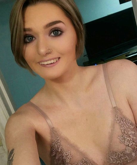 Foto di nudo di fuga di OnlyFans di Glitterbean95