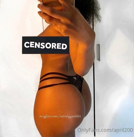 Foto di nudo di fuga di OnlyFans di April200