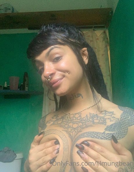 Foto di nudo di fuga di OnlyFans di Lilmungbean