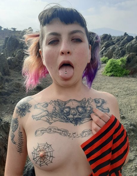 Foto di nudo di fuga di OnlyFans di Gatitajavilun