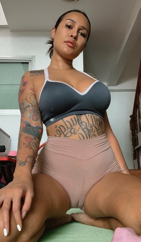 Foto di nudo di fuga di OnlyFans di Yourbadassbabe