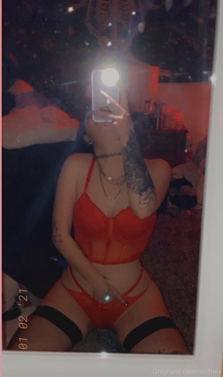 Biggtittygothgirl
