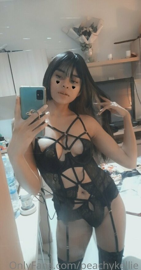 Foto di nudo di fuga di OnlyFans di Peachykellie