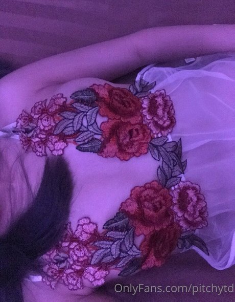 Foto di nudo di fuga di OnlyFans di Pitchytd